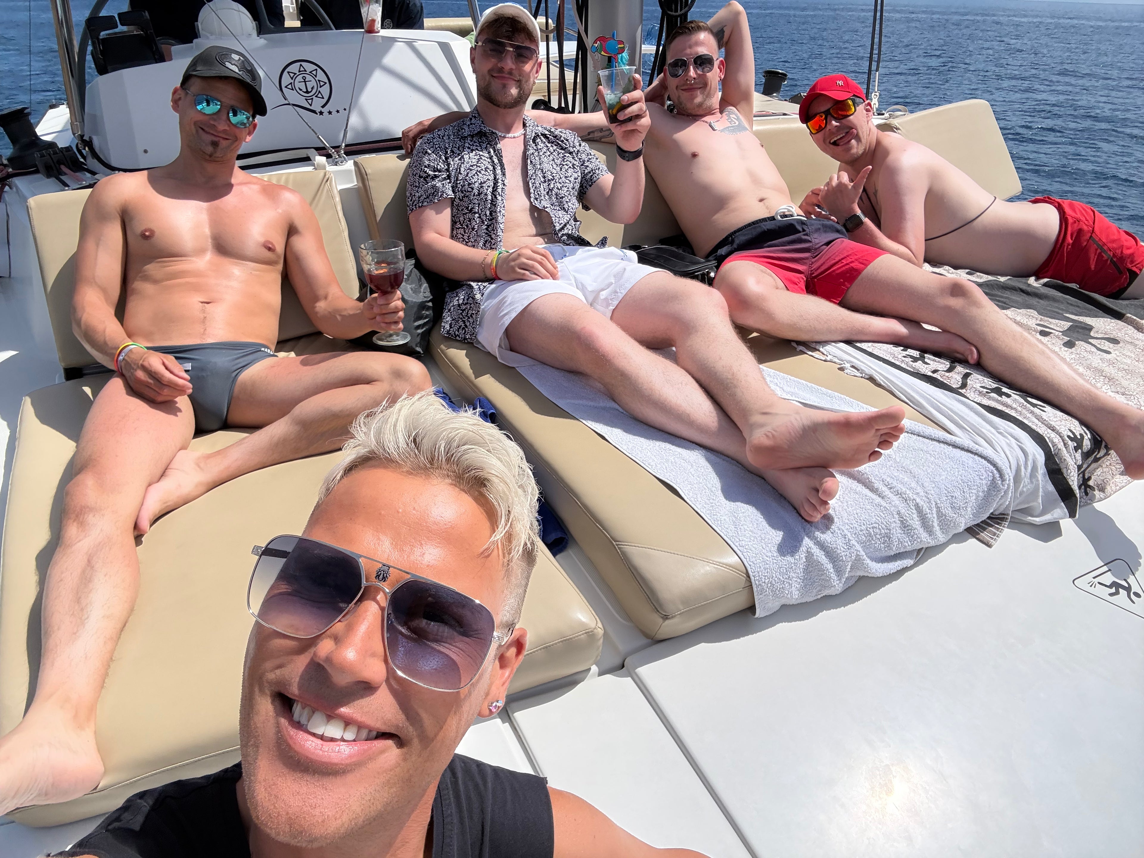 Rainbow Room Boat Party - Sunday Cruise